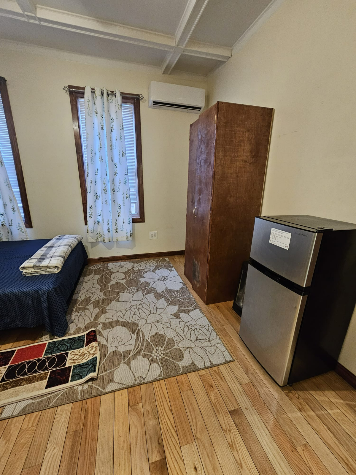 1st Floor Room - 8 - Photo 4
