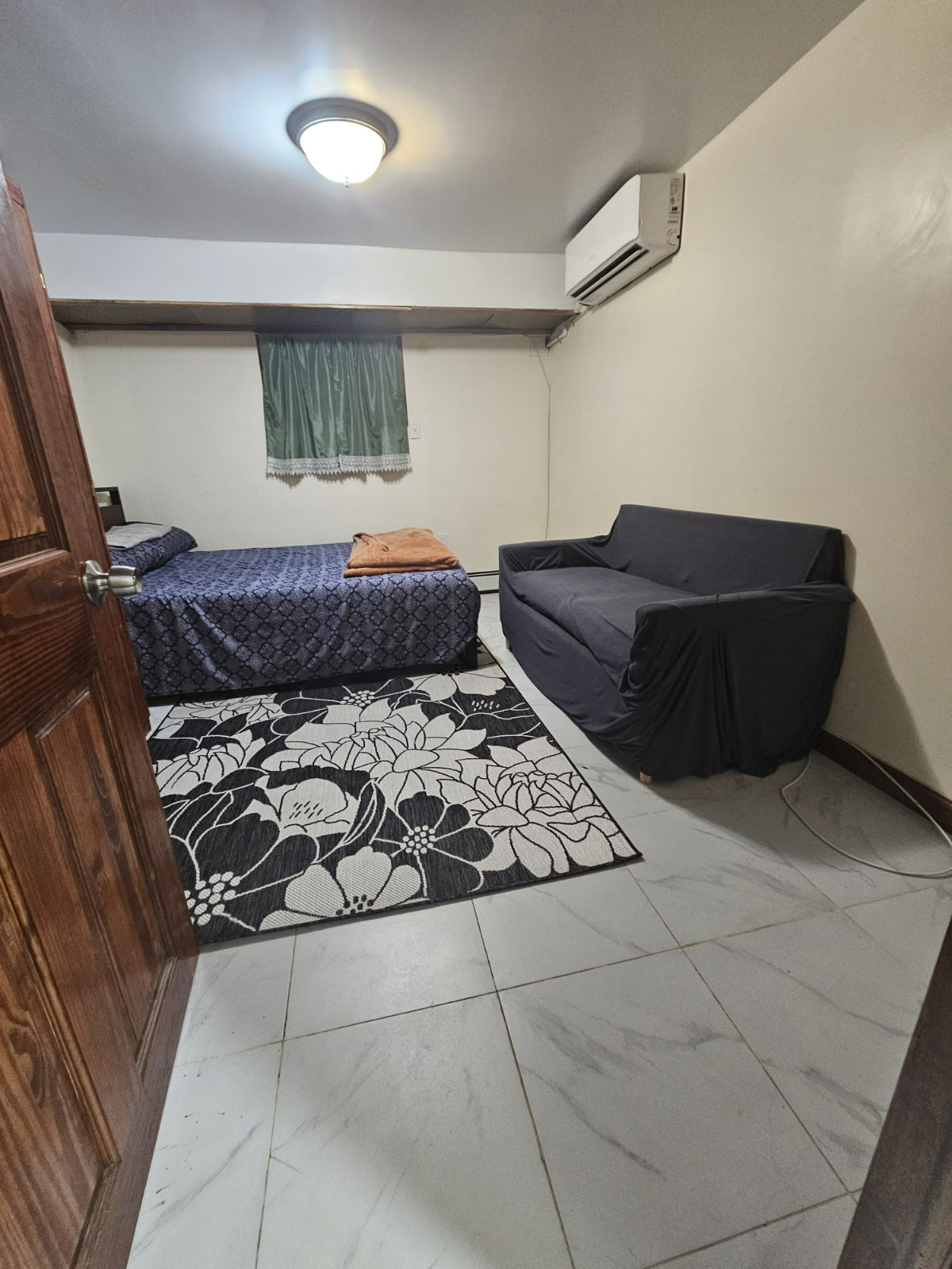 1st Floor Room - 8 - Photo 3