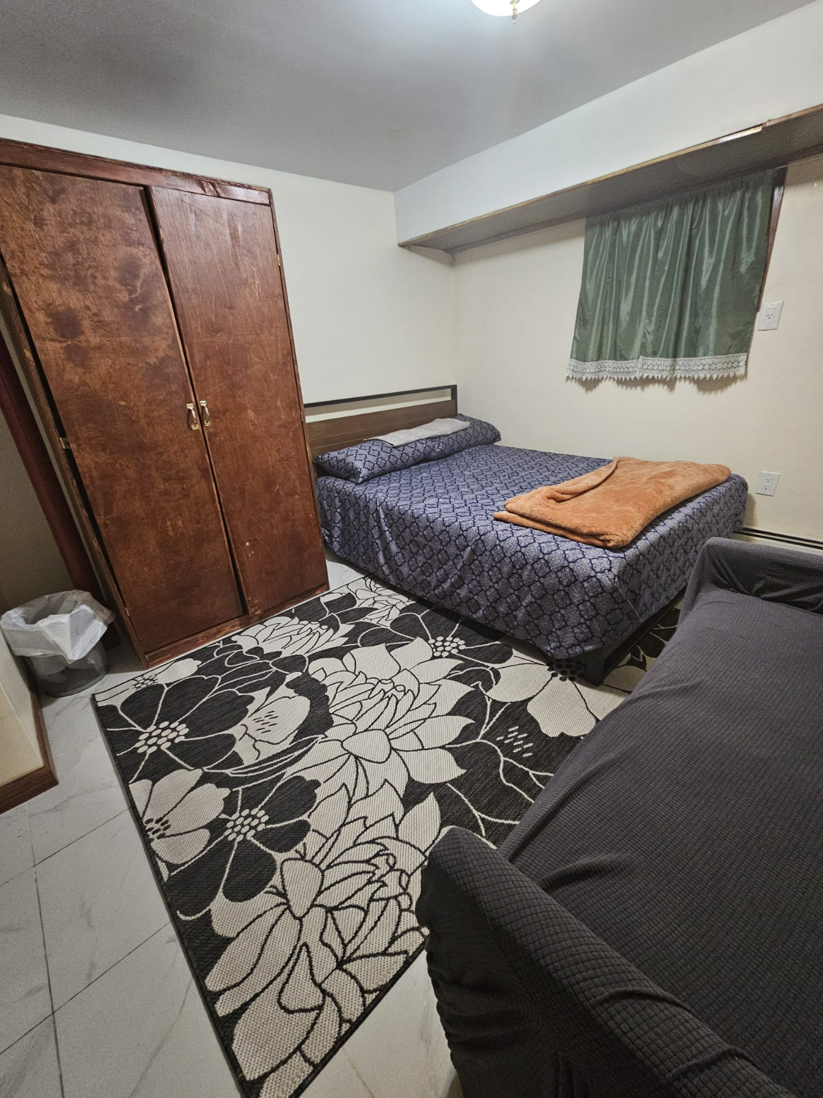 1st Floor Room - 8 - Photo 1
