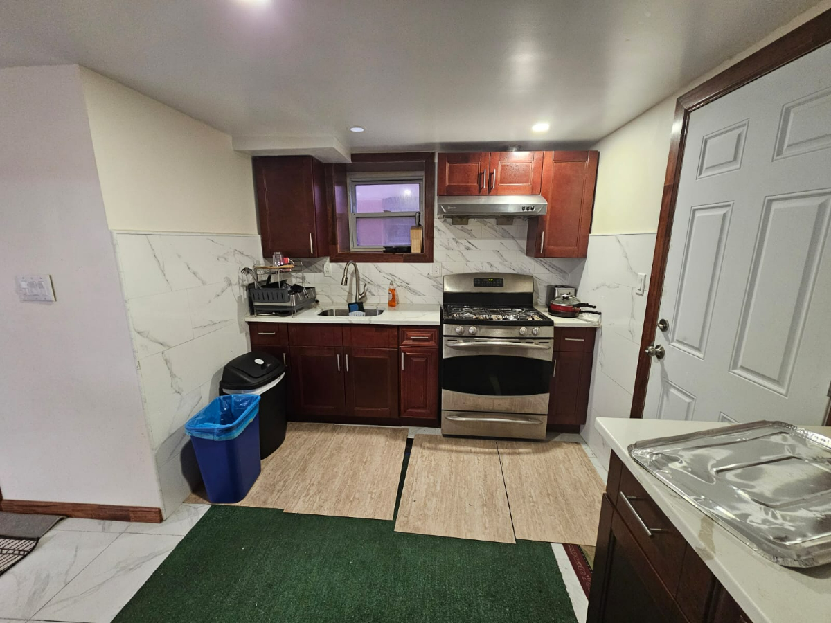 1st Floor Room - 8 - Photo 3