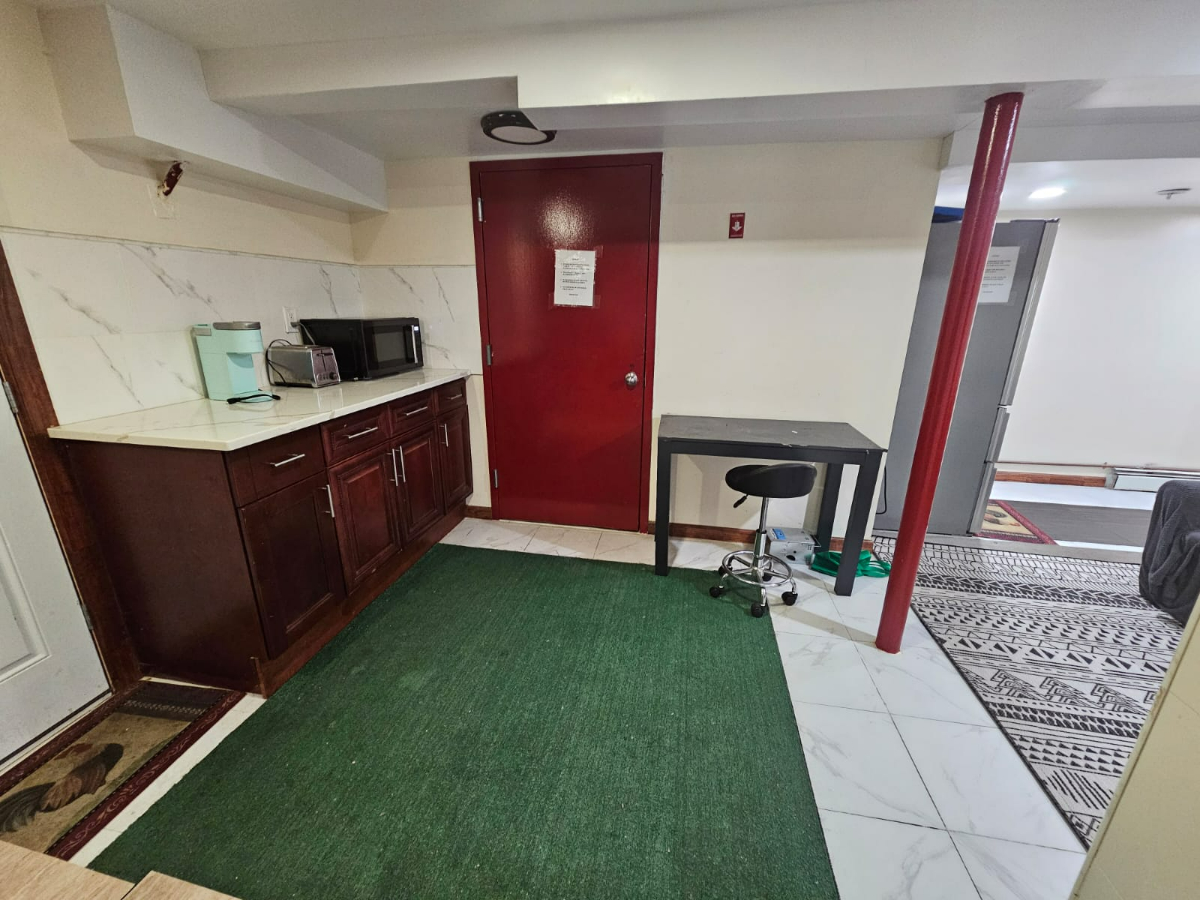 1st Floor Room - 8 - Photo 4