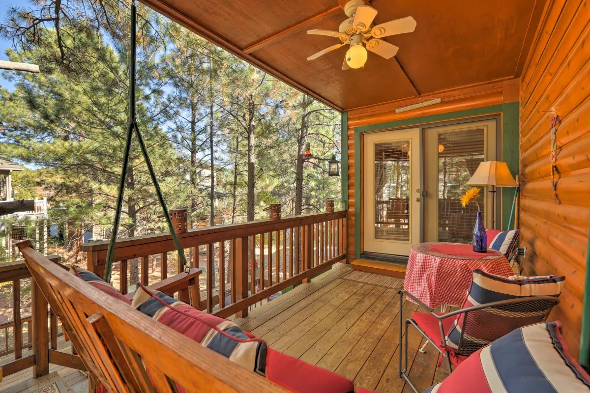 COZY CABIN THEMED RESIDENTIAL PROPERTY NEAR NAU, HOSPITAL, DOWNTOWN FLAGSTAFF AND MORE.... - Photo 3