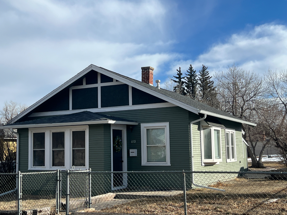Cozy 2-bedroom house in charming Casper with WiFi, AC - Photo 7