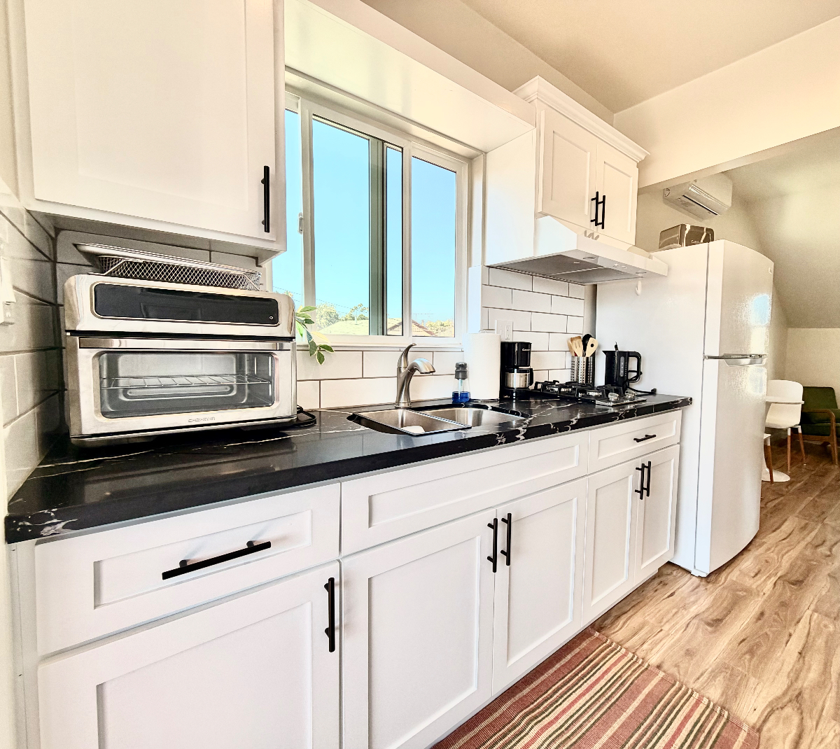 Quiet & Private Furnished Apartment | Perfect for Traveling Nurses - Photo 3