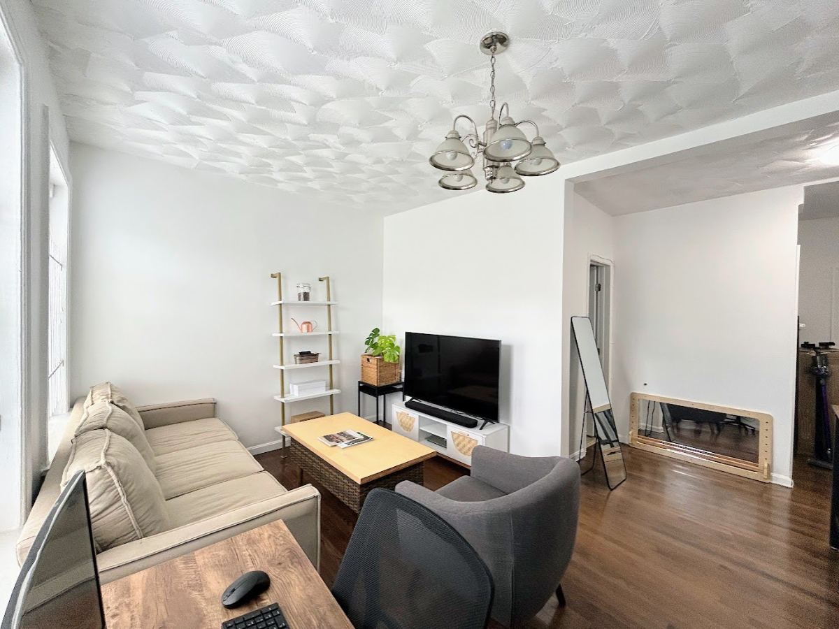 Capitol Hill - 1st Fl - 1 bed 1 bath - Photo 1