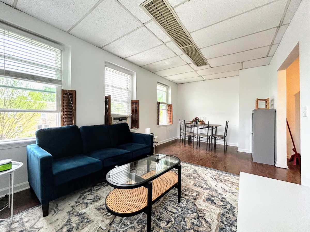 Capitol Hill - 1st Fl - 1 bed 1 bath - Photo 1