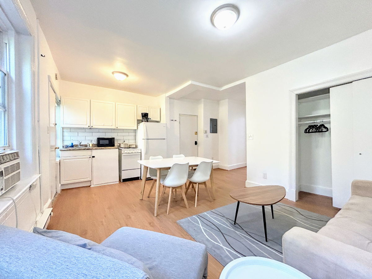 Capitol Hill - 1st Fl - 1 bed 1 bath - Photo 2