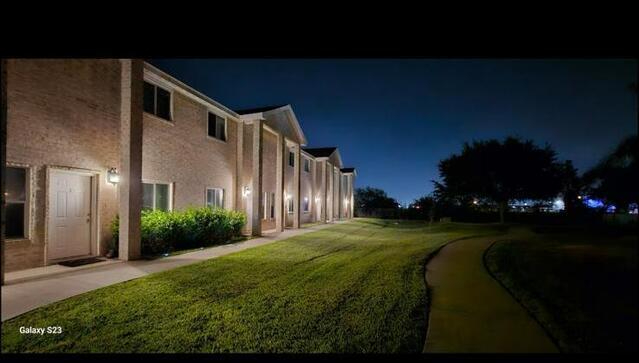 Beautiful apartment . Close to hospital, main streets (McColl, Nolana ,Jackson and easy access to th - Photo 4