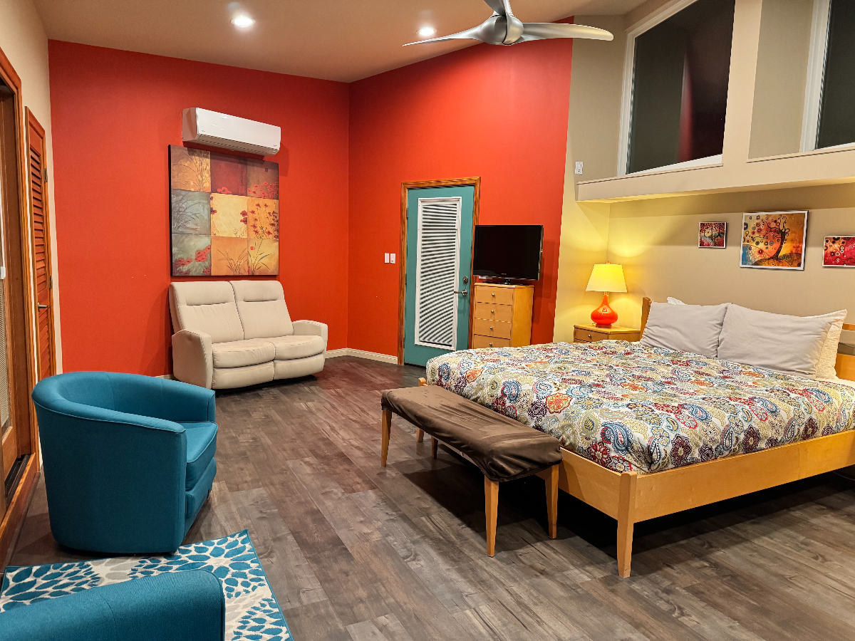 Furnished Studio in Central San Diego with High Ceilings & Balcony - Photo 1