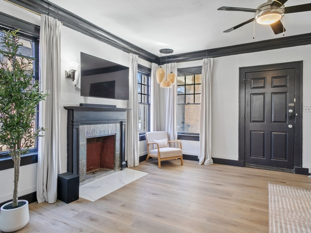 Brookstone Manor - Photo 2