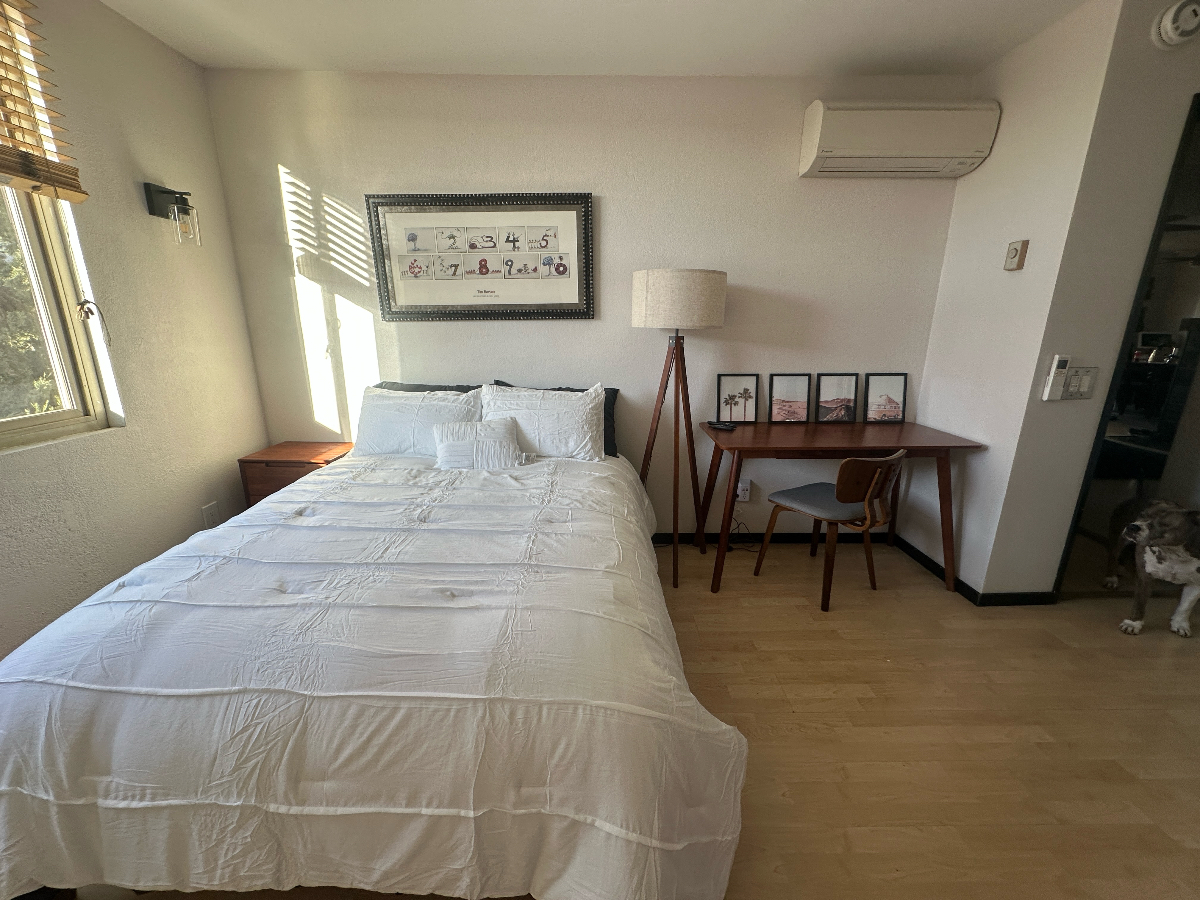Private Room / Private Bath For Rent in Hollywood area - Photo 5