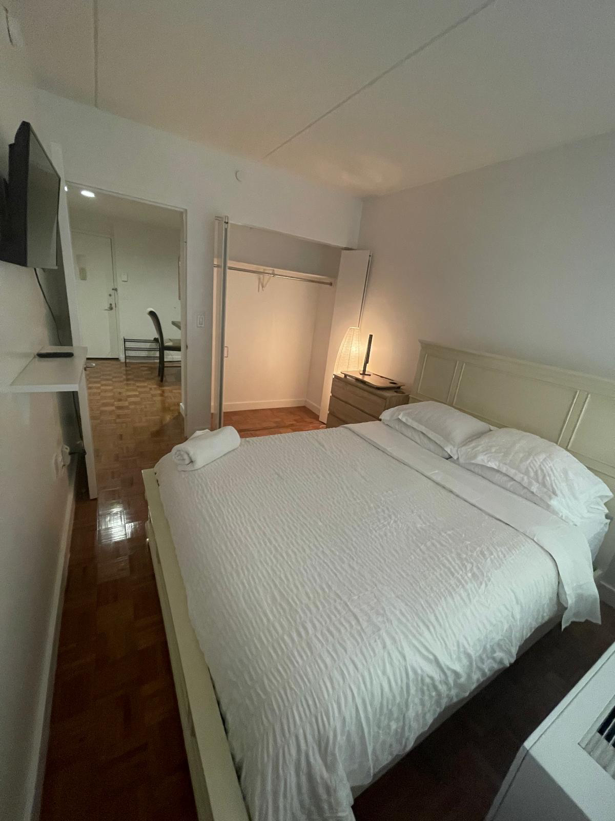 Manhattan - Midtown West - One Bedroom - Photo 5