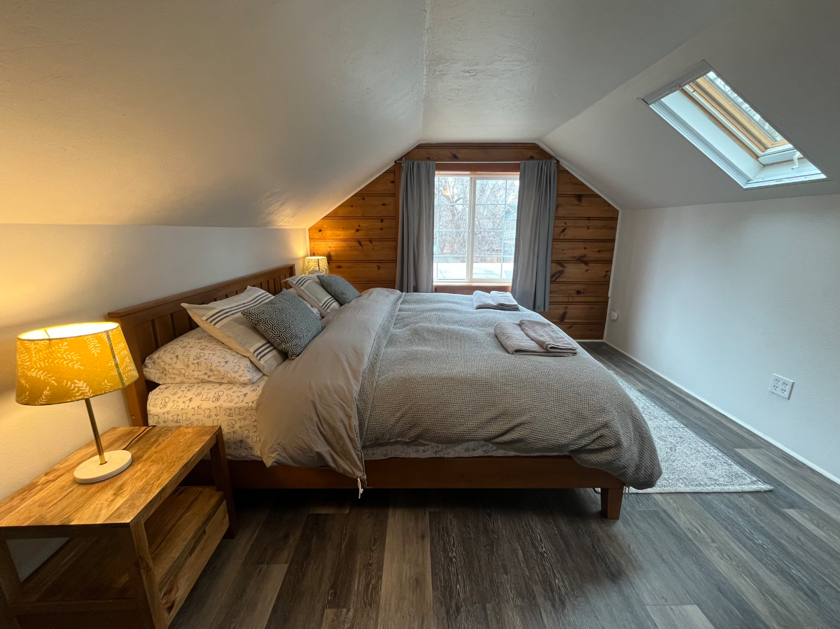 quiet home in the heart of bend - Photo 3