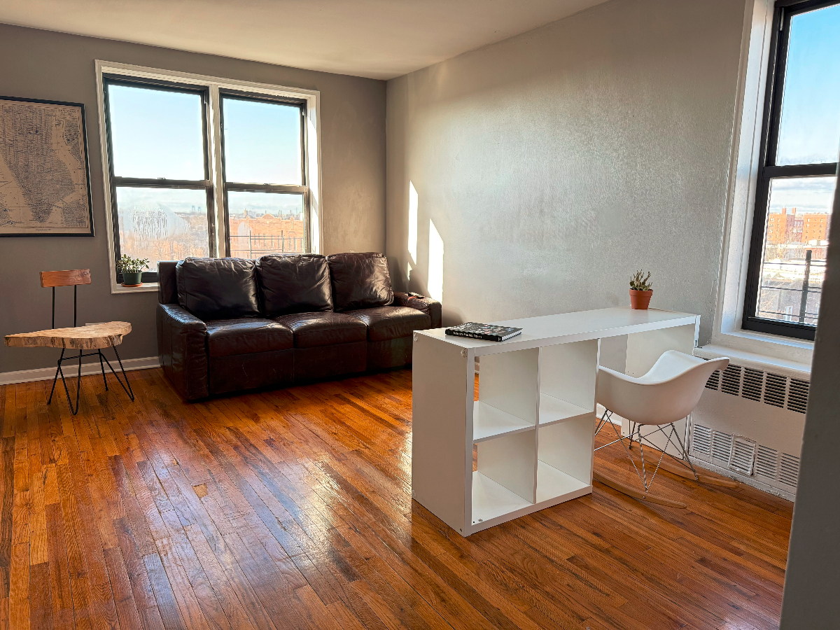 2 bedroom, Sun-filled apartment with views. Perfect for medical residents, doctors, traveling nurses - Photo 7