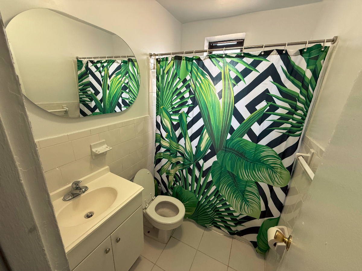2 bedroom, Sun-filled apartment with views. Perfect for medical residents, doctors, traveling nurses - Photo 10