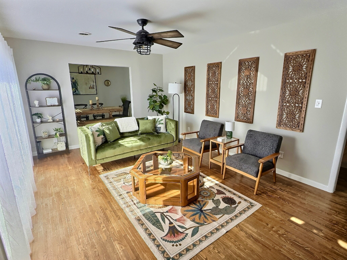 Modern Comfort Meets Serenity - 2BR Bungalow in Knoxville's Charming Bearden Neighborhood - Centrally Located