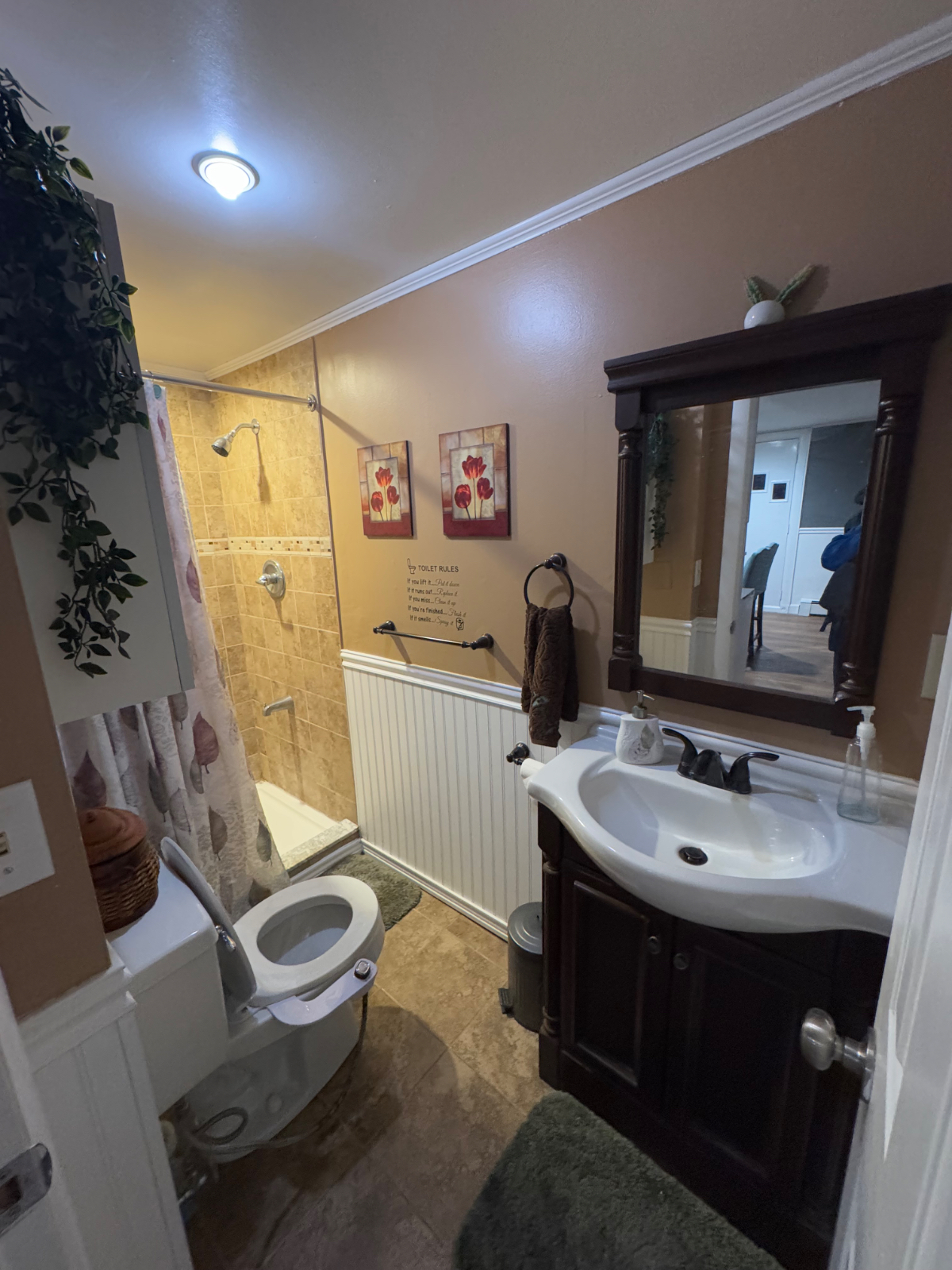 Cozy room  in prime location near Hospitals - Photo 8