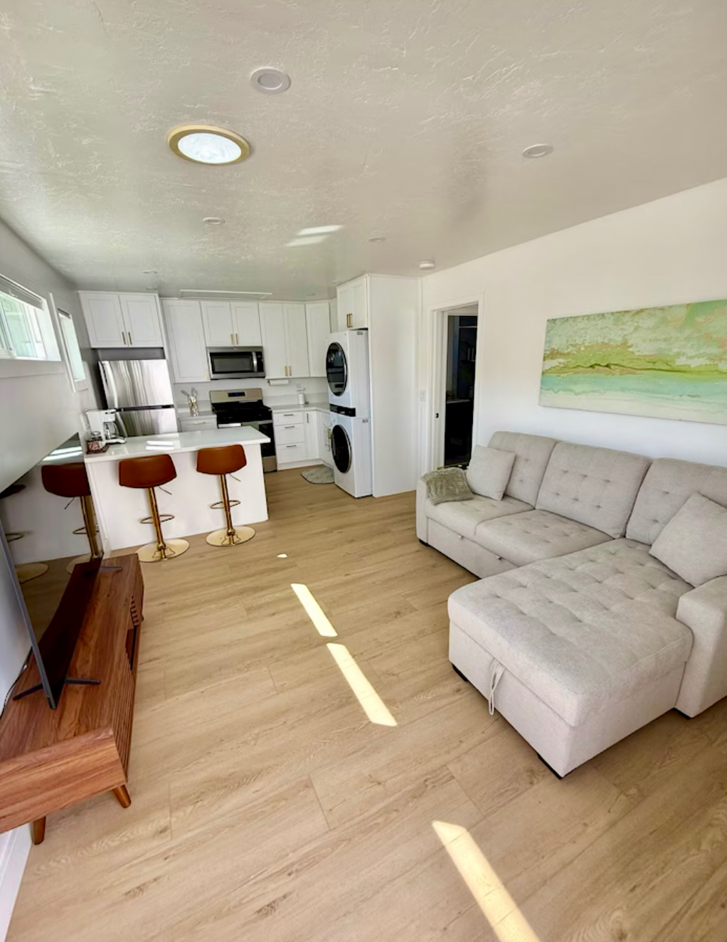 Brand New ADU - Close to it all - Photo 2