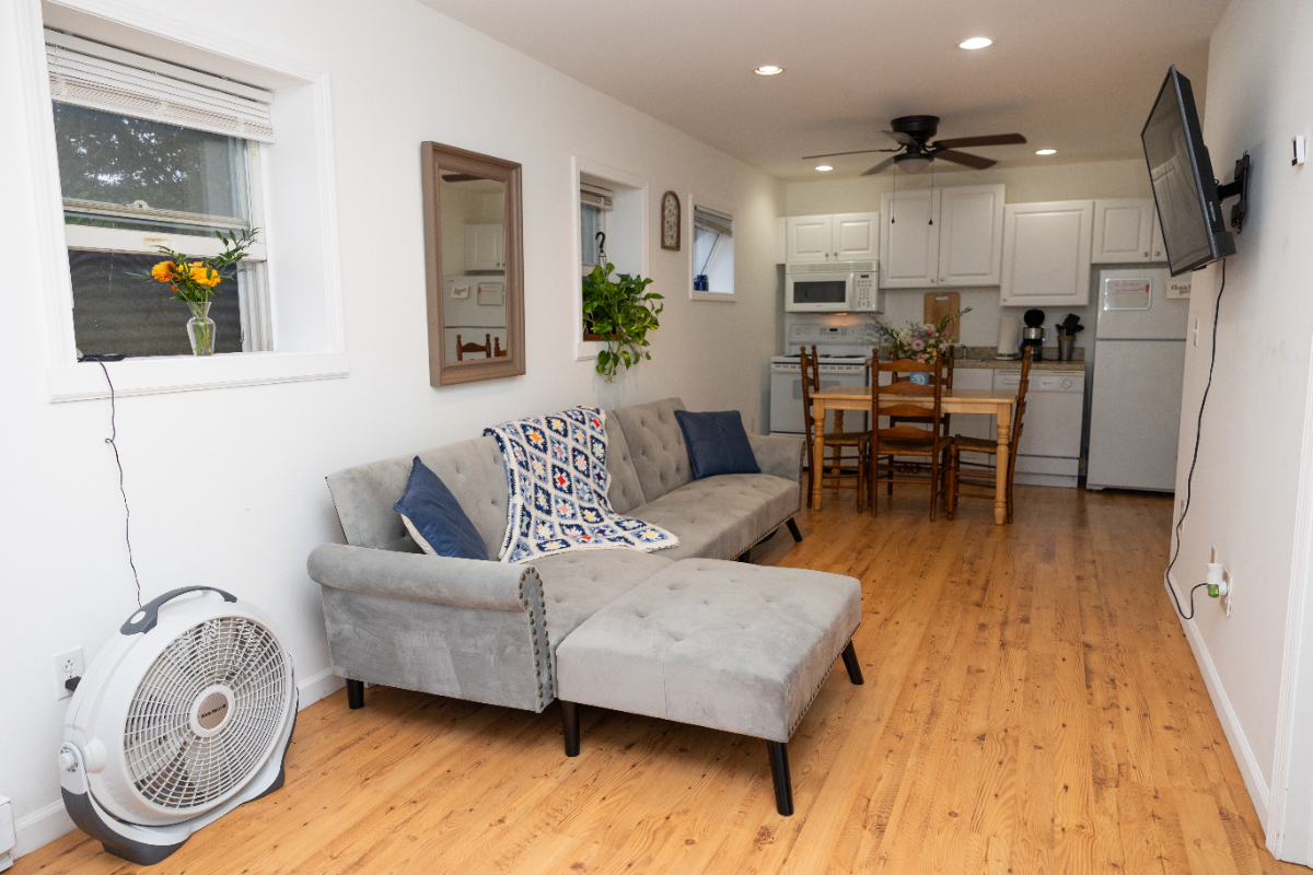 Cooperstown -Blue Door- Apartment - Photo 3