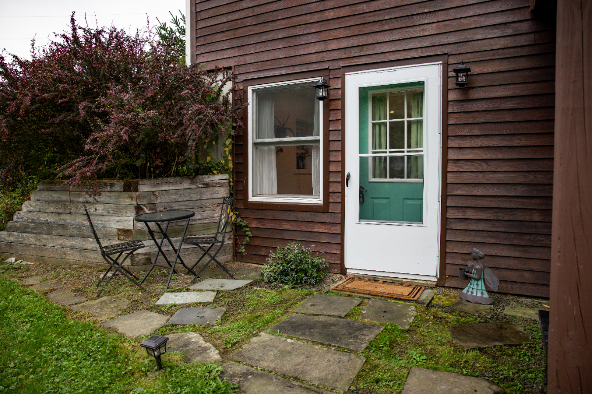 Cooperstown -Blue Door- Apartment - Photo 9