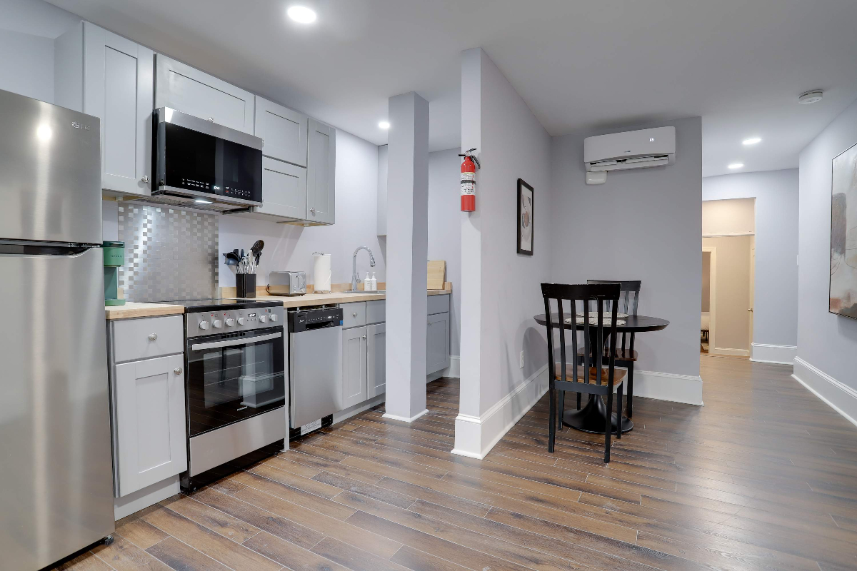 Sojourn Gorgeous & Grand on 19th 2 BR 2 BA - Photo 1