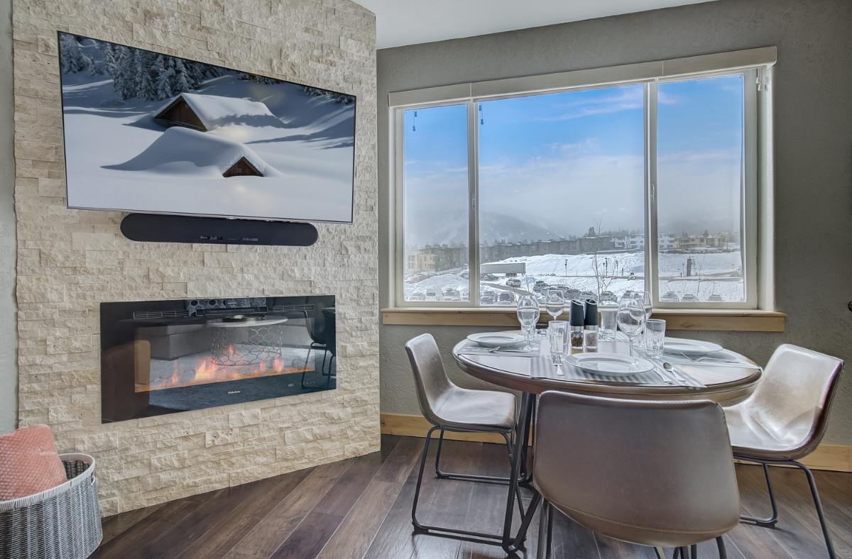 421B Kitchen Suite w/full kitchen pool & hot tub