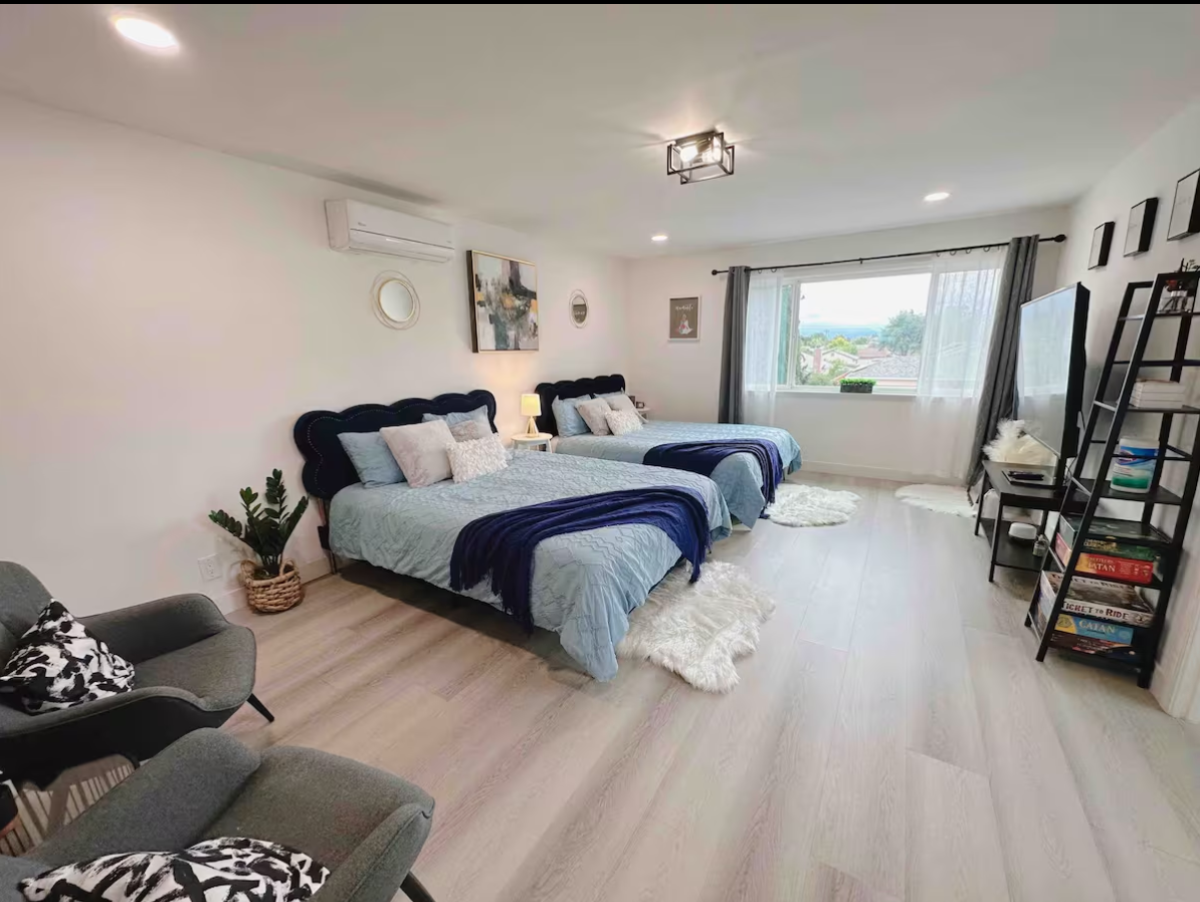The Cozy Guest House w/ Private Entrance - Photo 3