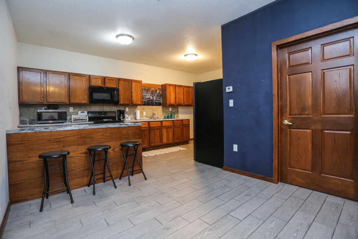 3 Bed 1 Bath Fully Furnished Duplex in Aberdeen