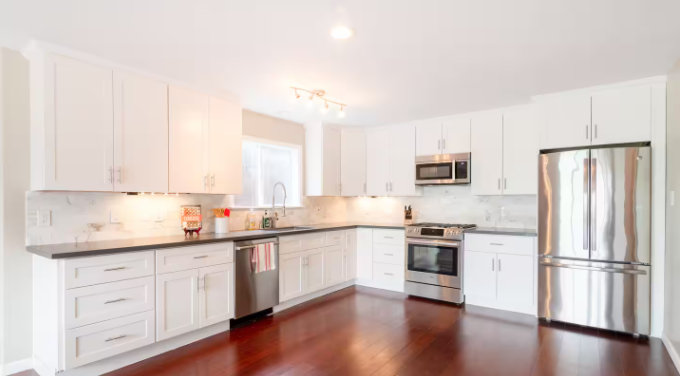 NOMAD SUITE ,Private Deck , Laundry ,Parking - Photo 1
