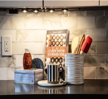 NOMAD SUITE ,Private Deck , Laundry ,Parking - Photo 6
