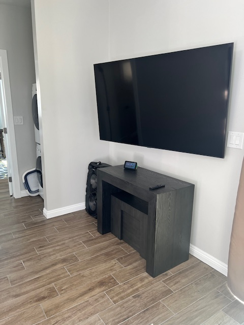 Modern and Centrally Located 1BD/1BA ADU Oasis in LA - Utilities and Amenities Included - Photo 5