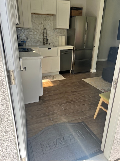 Modern and Centrally Located 1BD/1BA ADU Oasis in LA - Utilities and Amenities Included - Photo 3