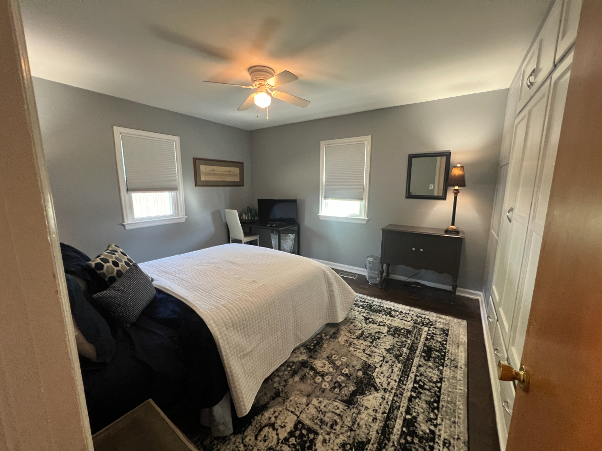 Delightful 2-Bedroom Home with Modern Kitchen, Cozy Living Space, and Private Fenced Yard - Photo 11