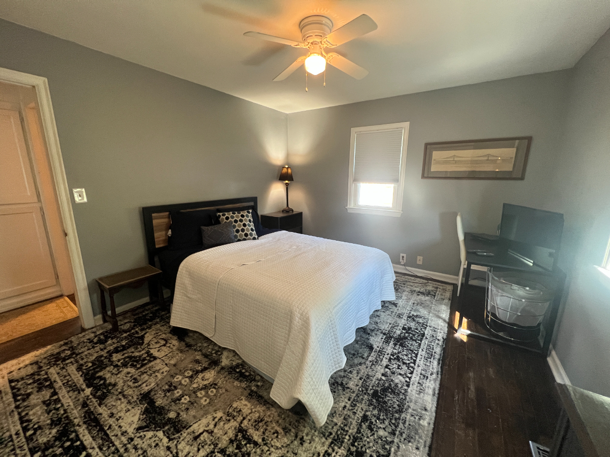 Delightful 2-Bedroom Home with Modern Kitchen, Cozy Living Space, and Private Fenced Yard - Photo 10