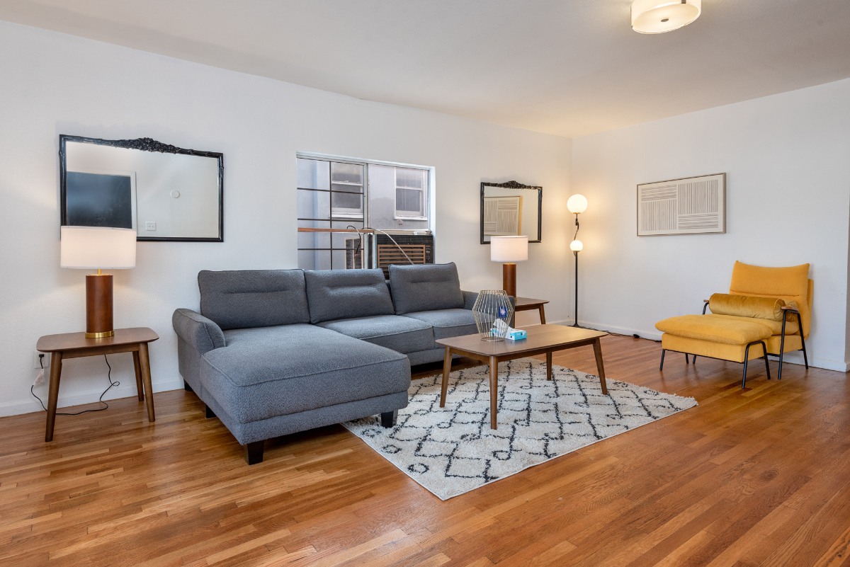 1529 Wooster
