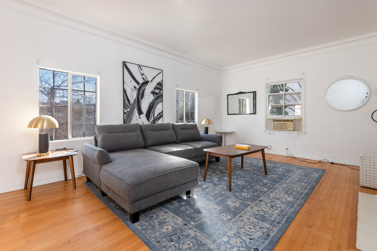 1533 Wooster