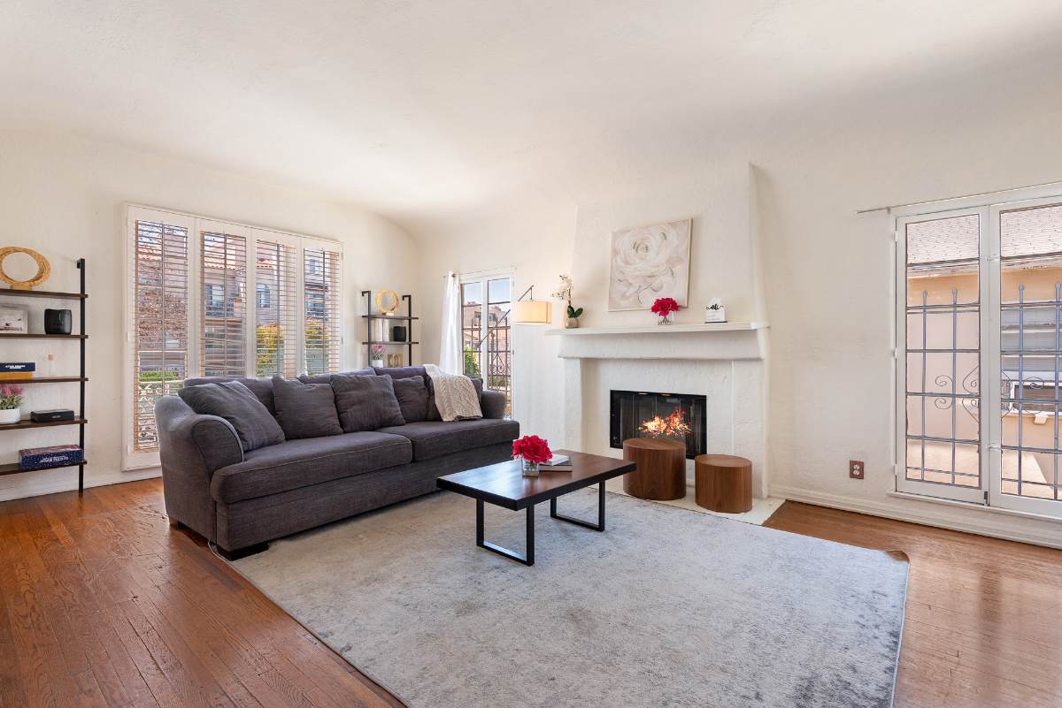 1542 Bedford