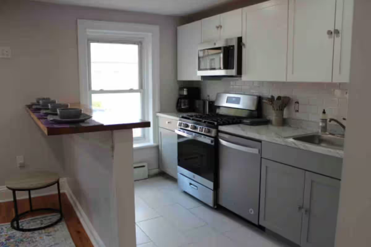 Charming 2BR Brooklyn Retreat - Apt 1 - Photo 5