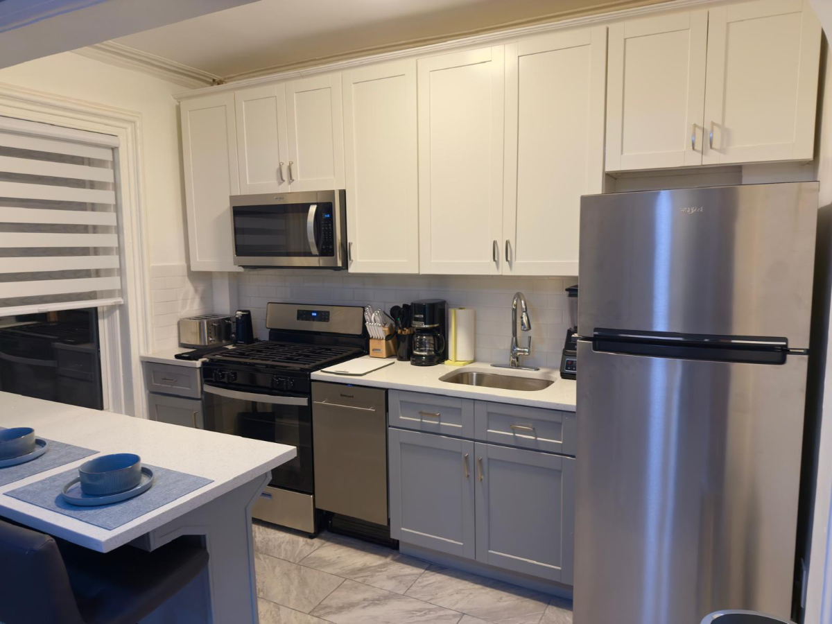 Charming 2BR Brooklyn Retreat - Apt 1 - Photo 4