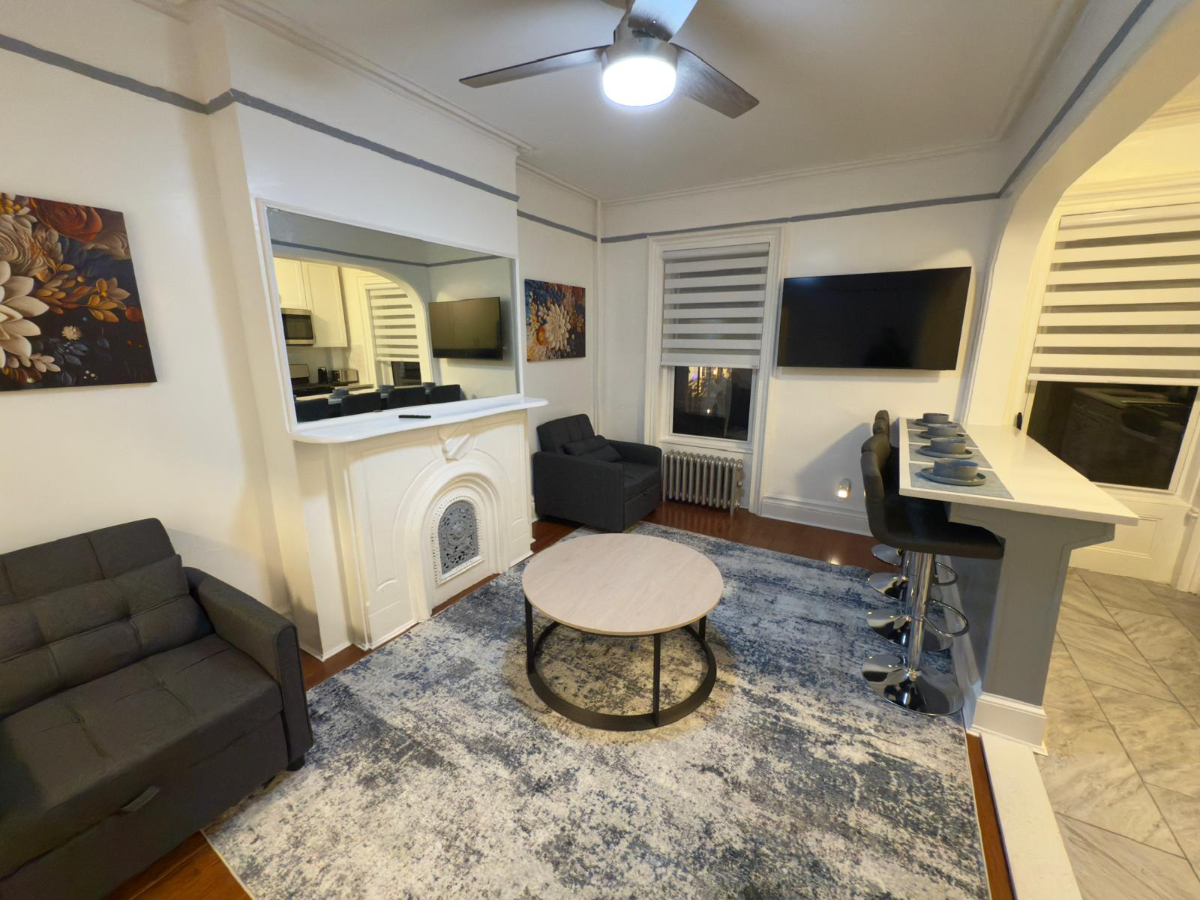 Charming 2BR Brooklyn Retreat - Apt 1 - Photo 2
