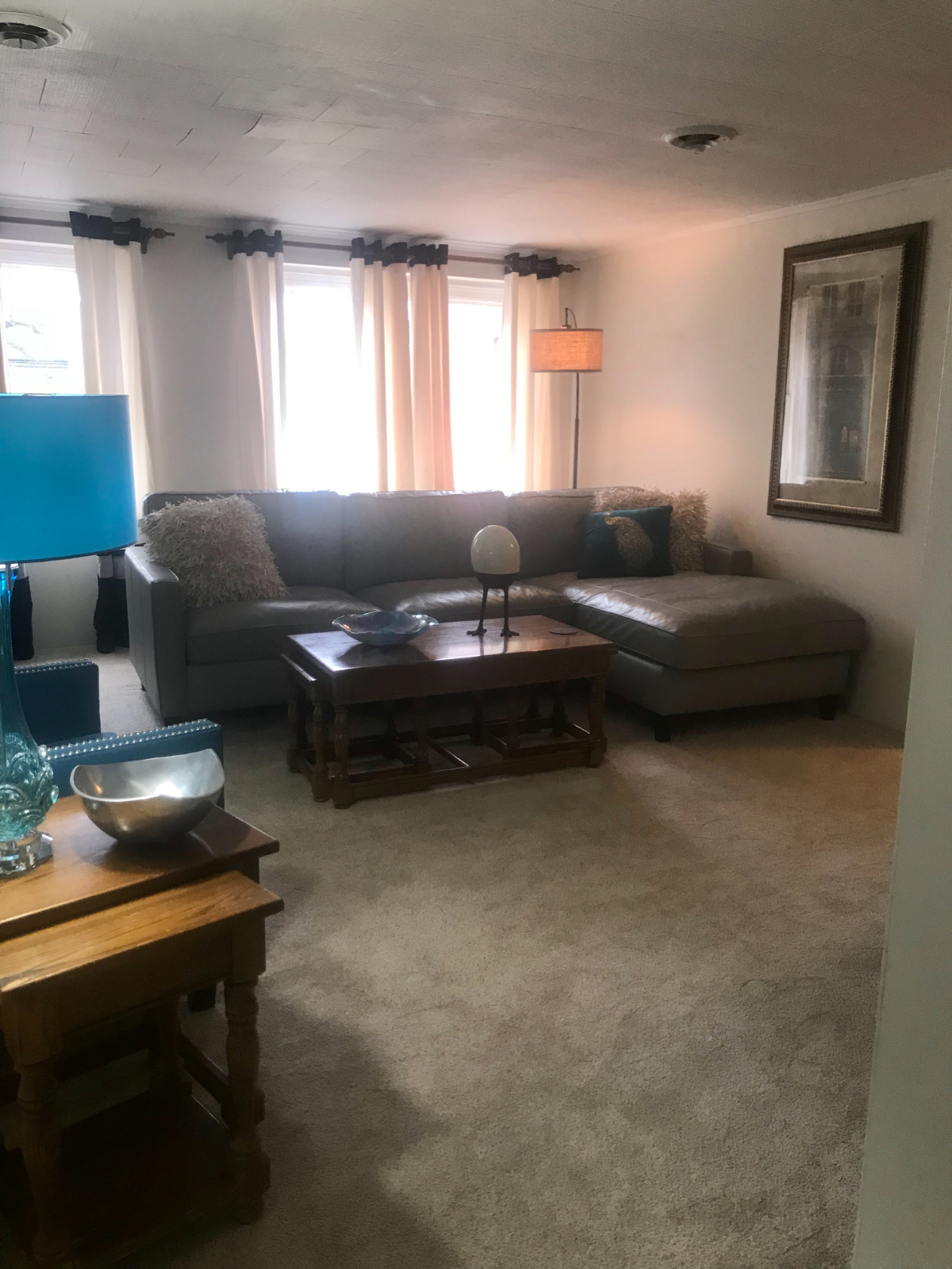 Large 2 Bedroom, 2 Bath, Livingroom, Sunroom, W/D - Photo 5