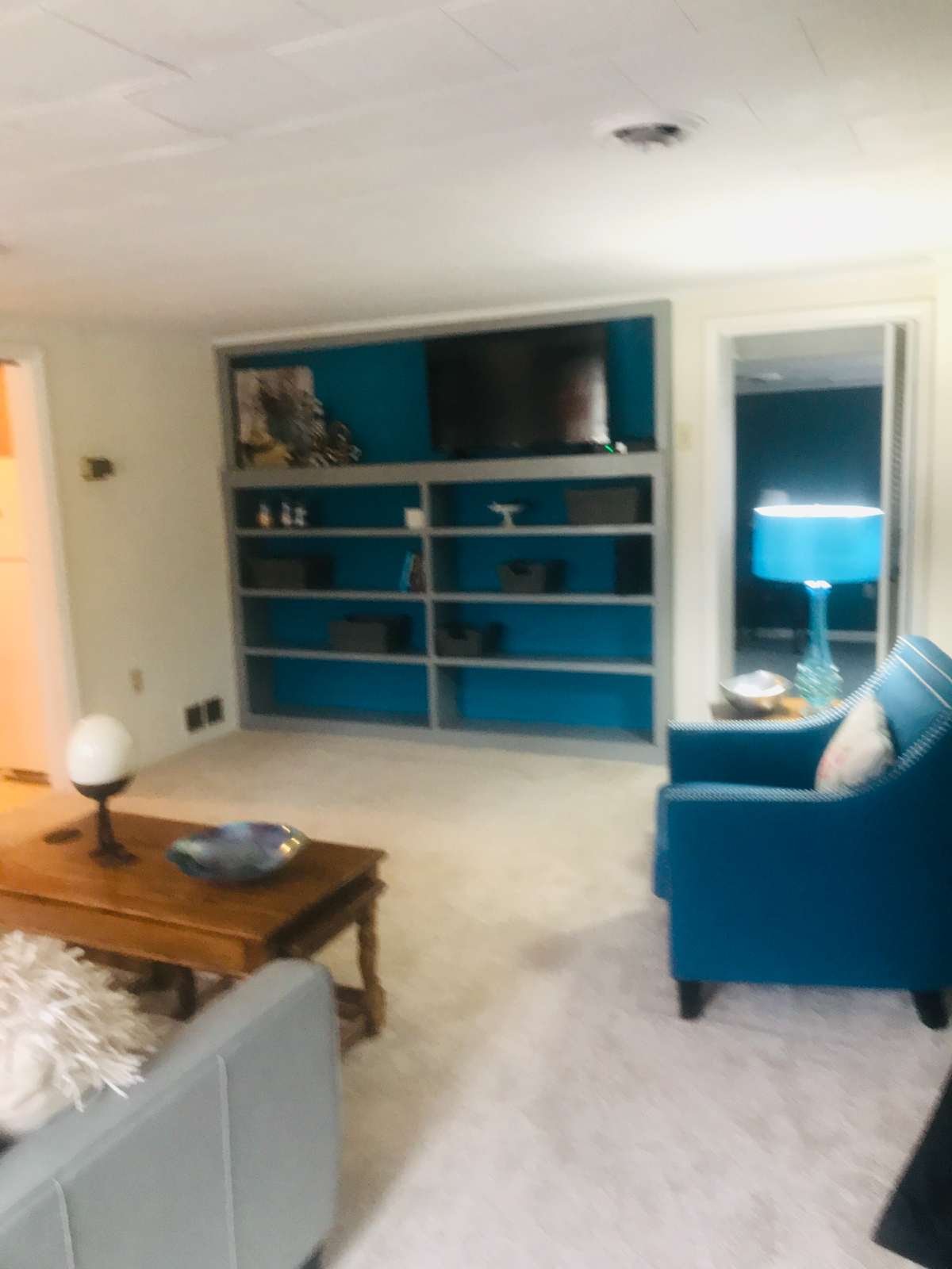 Large 2 Bedroom, 2 Bath, Livingroom, Sunroom, W/D - Photo 6