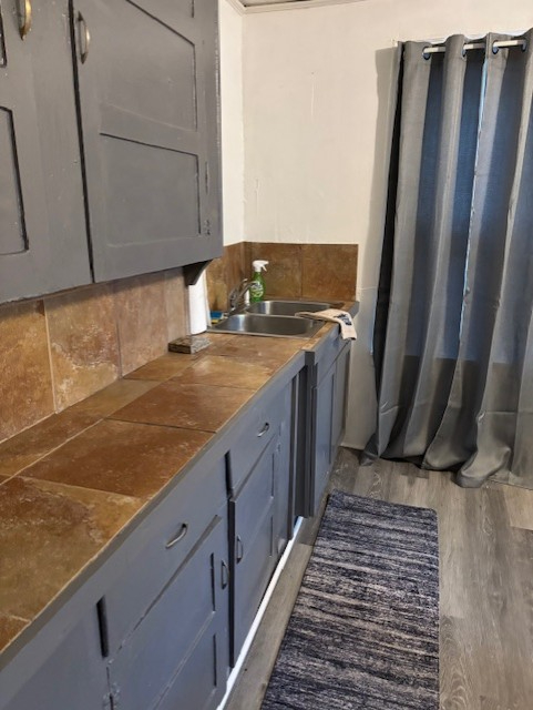 Three Bedroom Apartment - Photo 2