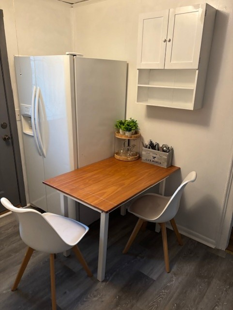 Three Bedroom Apartment - Photo 9
