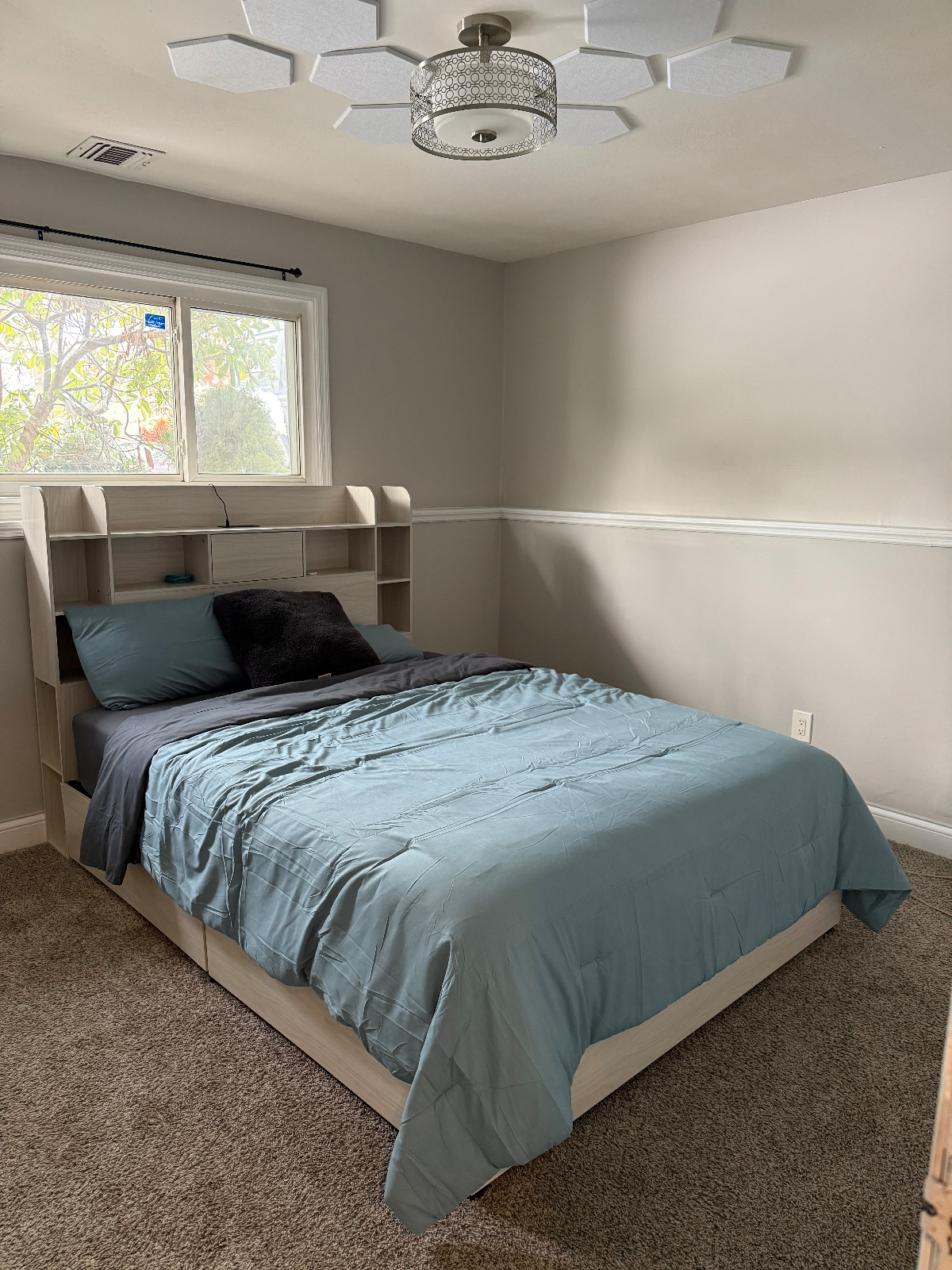 Comfy 1BR Near Train Perfect for Traveling Professionals - Photo 5