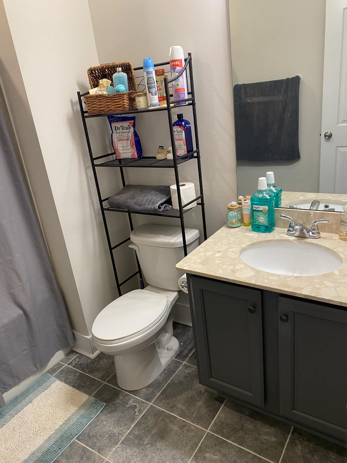 Private room & bathroom - dog friendly w/fenced in yard - Photo 4