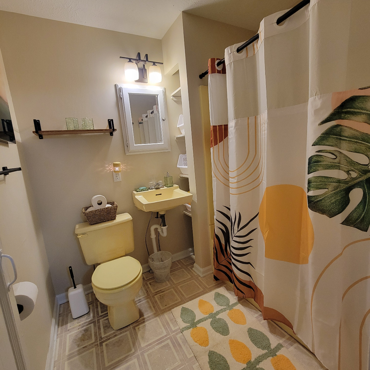 Chic 2-Bedroom Duplex Retreat in Rochester - Modern Comforts with Vintage Charm - Photo 6
