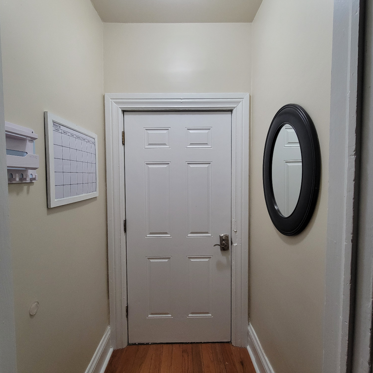 Chic 2-Bedroom Duplex Retreat in Rochester - Modern Comforts with Vintage Charm - Photo 12