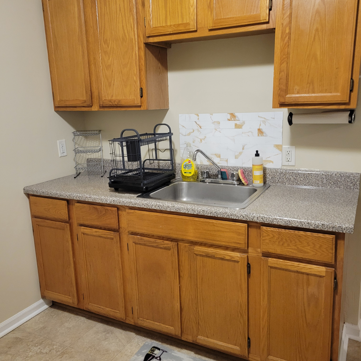 Chic 2-Bedroom Duplex Retreat in Rochester - Modern Comforts with Vintage Charm - Photo 11