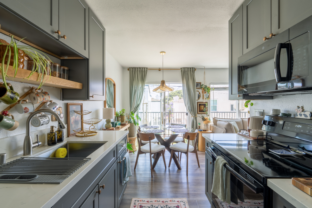 Pacific Beach, Private Bed & Bath in Shared Townhome - Photo 3